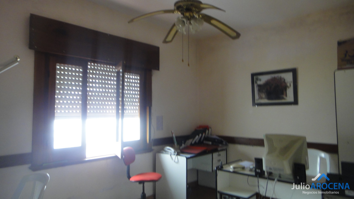 Casa ID.1369 - EXCELENTE UBICACION CENTRICA 