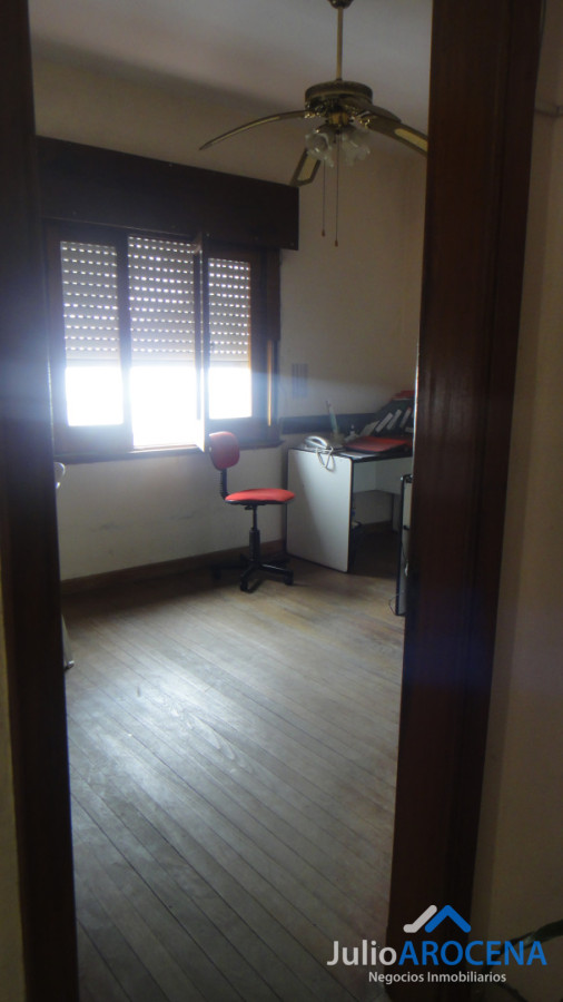 Casa ID.1369 - EXCELENTE UBICACION CENTRICA 