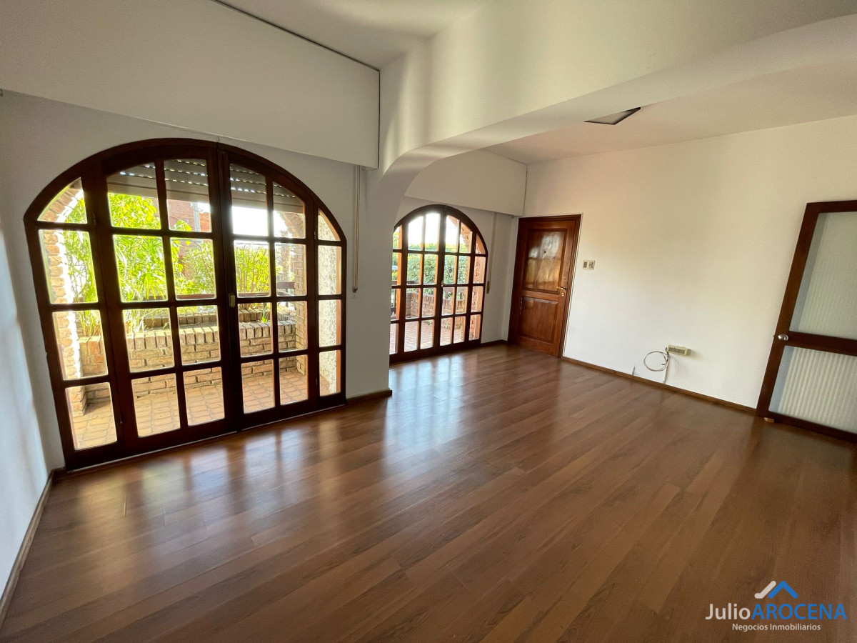 Casa ID.1102 -  ¡Hermosa Casa en Ave. Luis Alberto de Herrera! 