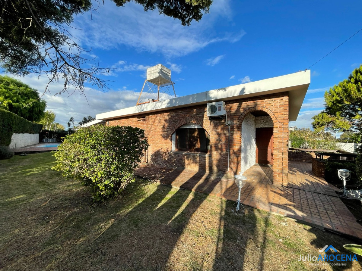 Casa ID.1102 -  ¡Hermosa Casa en Ave. Luis Alberto de Herrera! 