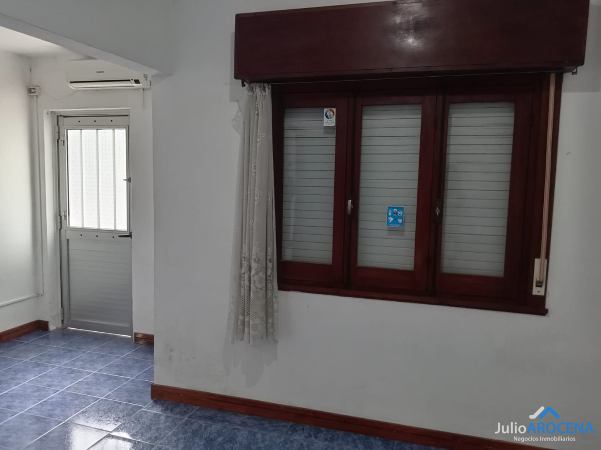 Casa ID.1375 - EXCELENTE UBICACION PARA ALQUILER Y NEGOCIO