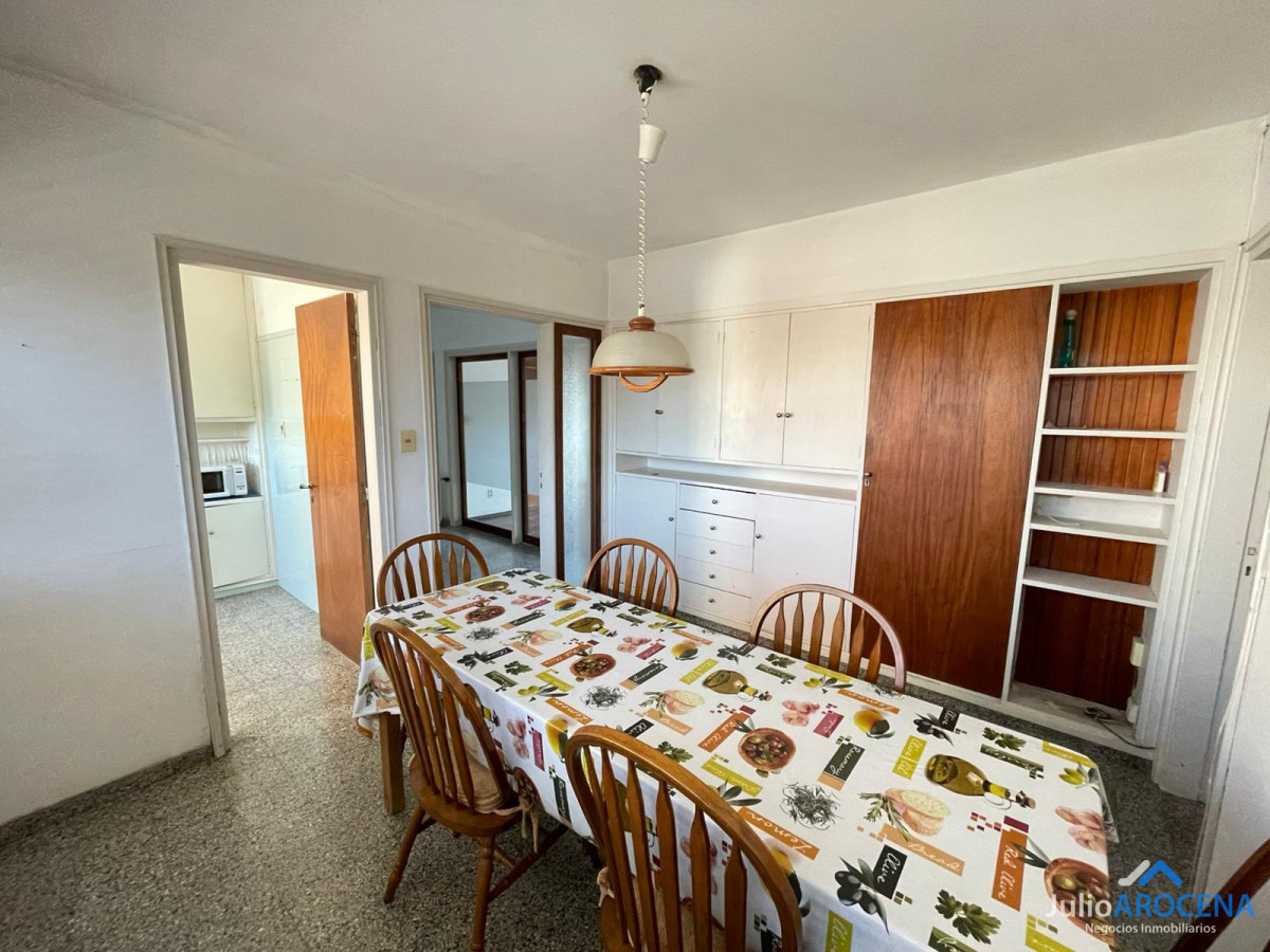 Casa ID.1112 - Imperdible apartamento en zona céntrica.