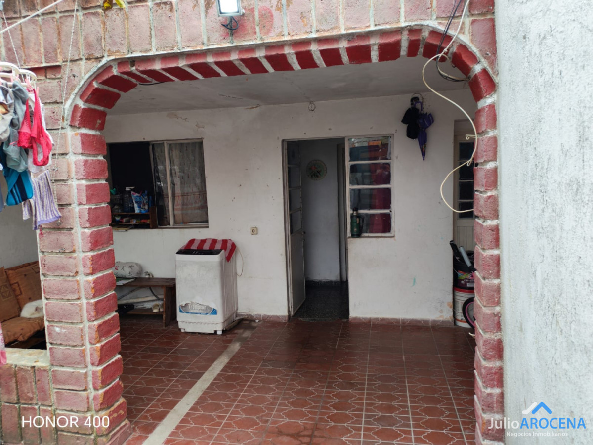 Casa ID.1433 - OPORTUNIDAD 3 CASAS EN UN SOLO PADRON BUENA RENTA ACTIVA 