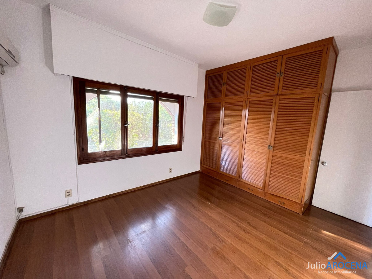 Casa ID.1102 -  ¡Hermosa Casa en Ave. Luis Alberto de Herrera! 