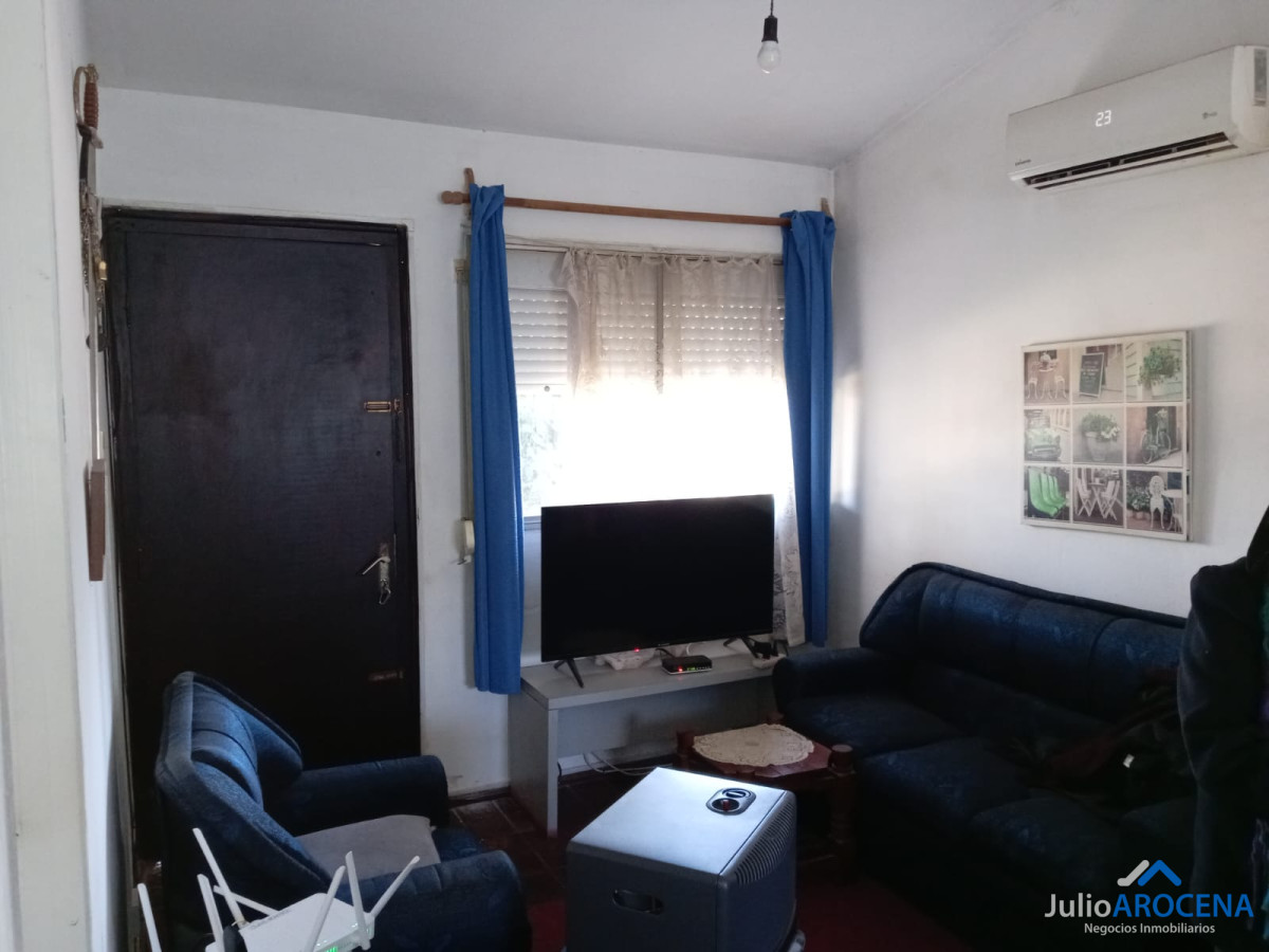 Casa ID.1276 - VENTA CASA DE DOS HABITACIONES CON GARAGE - JARDIN- PATIO- ESTUFA 