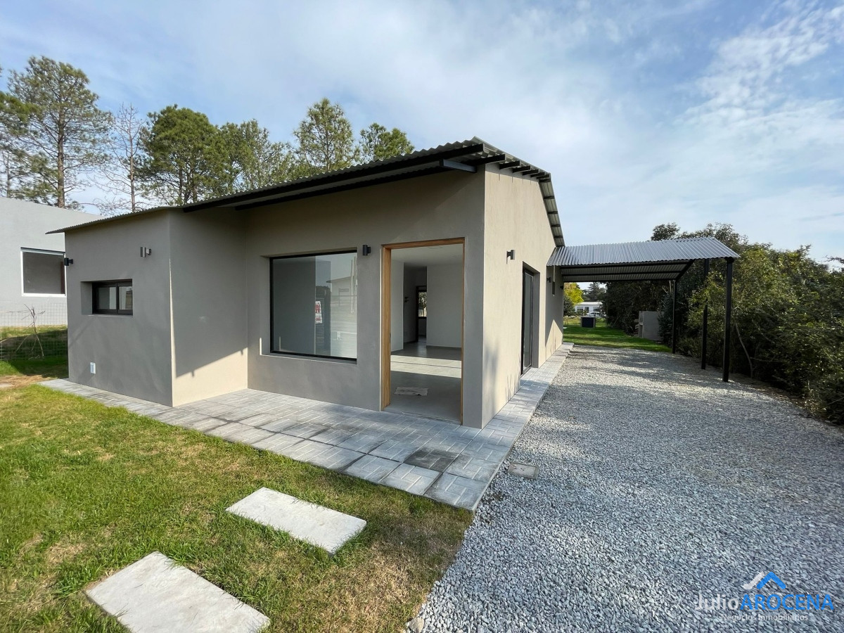Casa ID.1073 - ¡Tu Nueva Casa Te Espera en Colonia del Sacramento!