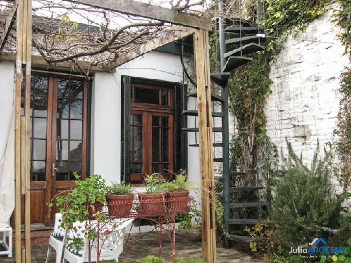 Casa ID.1075 - Hermosa propiedad con vista exclusiva a la costa.