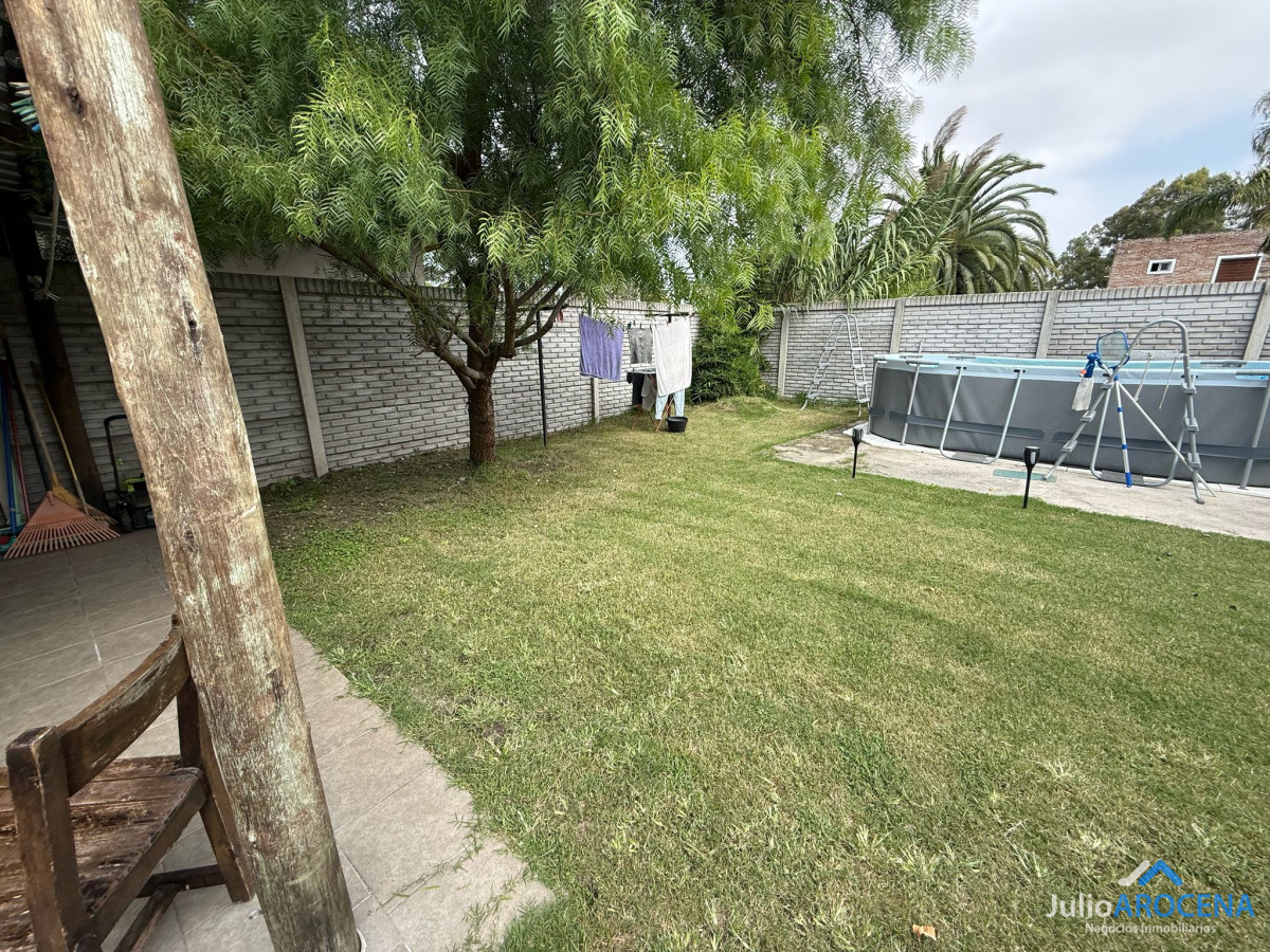Casa ID.1200 - Casa en venta en las quintitas 3 dormitorios, uno en suite, 2 baños completos.