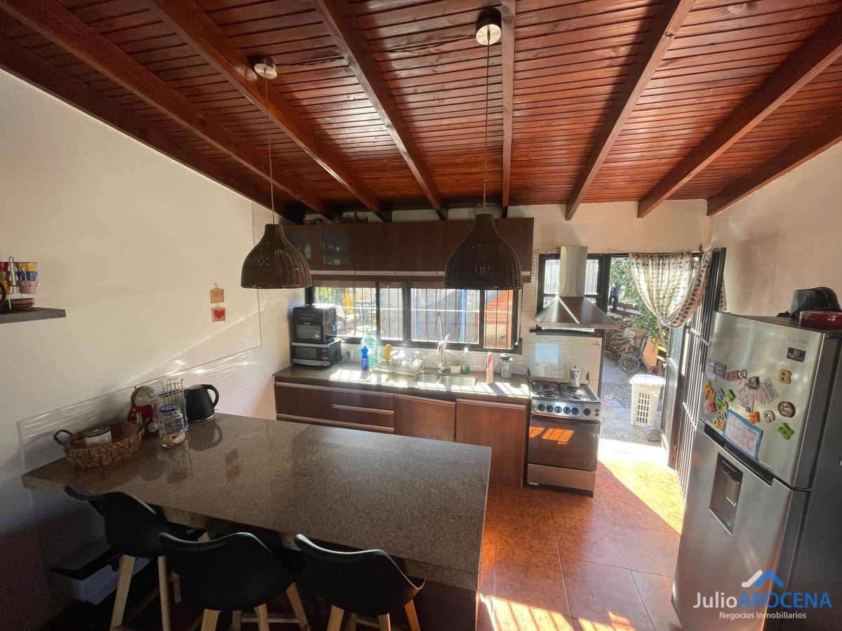 Casa ID.1097 -  Casa Principal con Estilo y Comodidad - U$D 193.000 