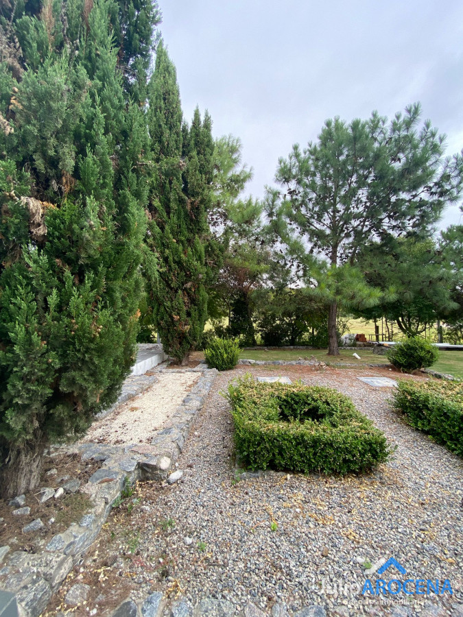 Casa ID.1237 - Moderna casa de 4 dormitorios con baños en suite, en barrio Privado