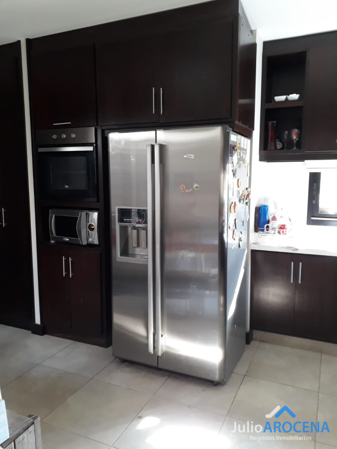 Casa ID.1061 - Impresionante Casa con Espacios Amplios y Acabados de Alta Calidad