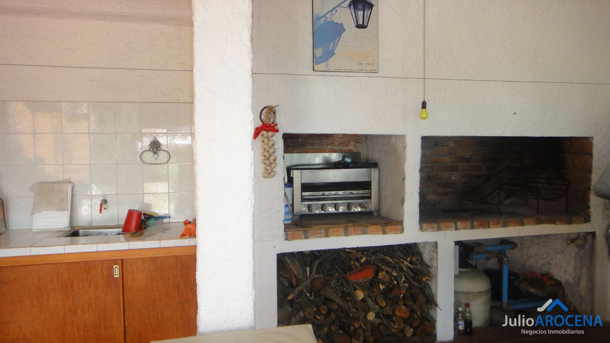 Casa ID.396 - Hermosa residencia a 2 cuadras de La Rambla
