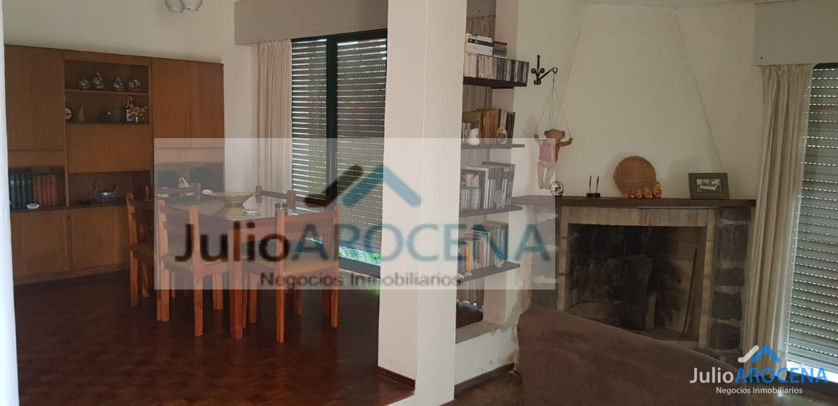 Casa ID.424 - Gran Casa en esquina con vista al rio