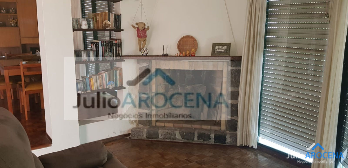 Casa ID.424 - Gran Casa en esquina con vista al rio