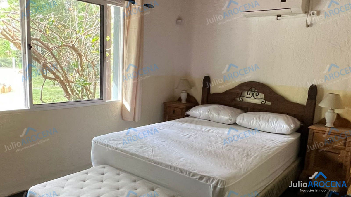 Casa ID.559 - Casa 3 Dorm - Santa Ana