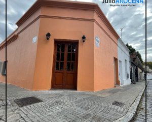 HERMOSA CASA EN ESQUINA BARRIO HISTORICO