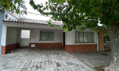 Hermosa Casa En Excelente Ubicación Para La Venta, Colonia Del Sacramento
