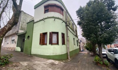 OPORTUNIDAD Dos casas + Apto en el Centro de Colonia