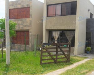 Dúplex en Venta , Barrio San Benito,