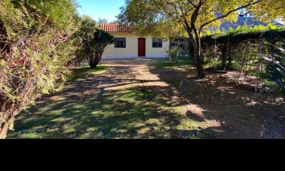 Casa En Zona Balnearia Con Gran Terreno