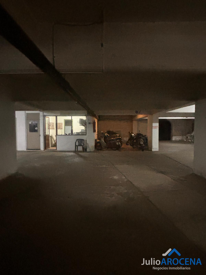 Cochera ID.1199 - DOBLE COCHERA EN EDIFICIO AMERICA PARA UN SOLO AUTO