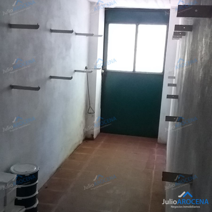 Galpón ID.1368 - HERMOSA CASA HABITACIÒN CON GALPON 