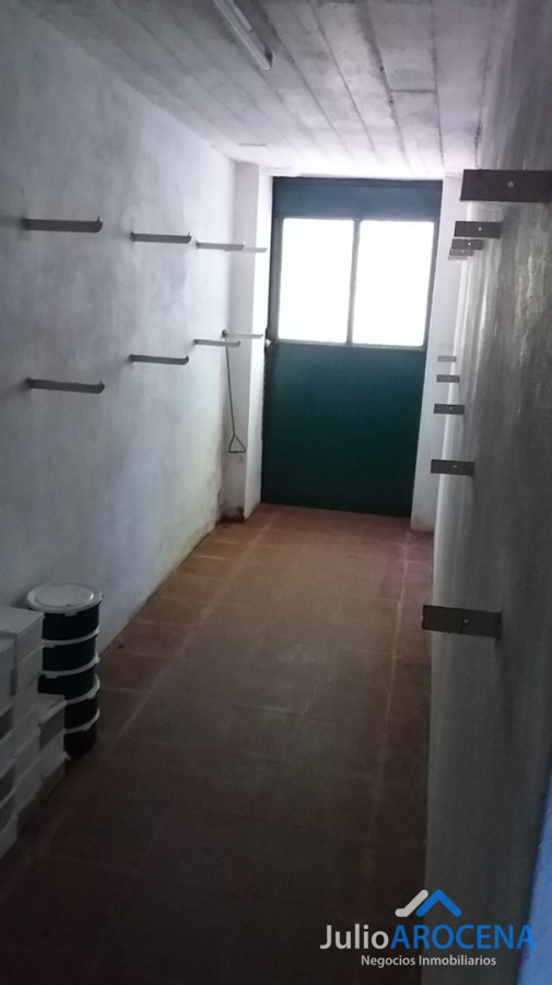 Galpón ID.1368 - HERMOSA CASA HABITACIÒN CON GALPON 