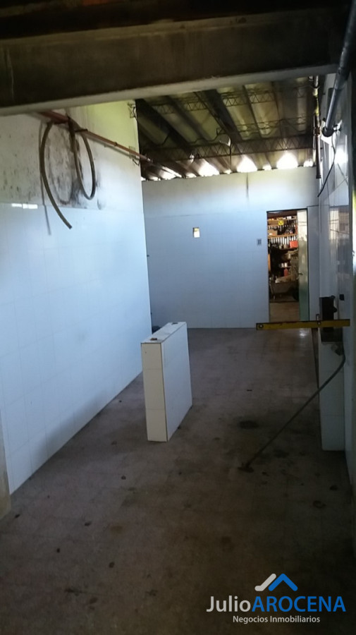 Galpón ID.1368 - HERMOSA CASA HABITACIÒN CON GALPON 