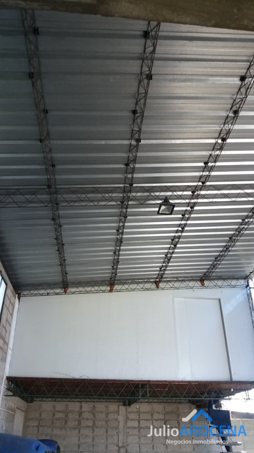 Galpón ID.1368 - HERMOSA CASA HABITACIÒN CON GALPON 