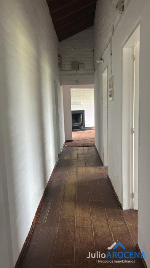 Chacra ID.1310 - HERMOSA CASA DE 6 DORMITORIOS 5 BAÑOS IDEAL PARA EMPRESAS - NEGOCIOS 