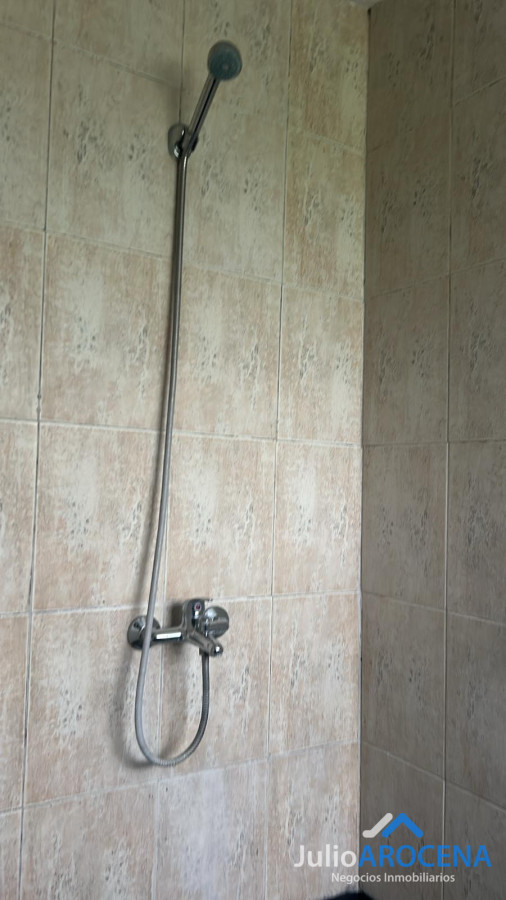 Chacra ID.1310 - HERMOSA CASA DE 6 DORMITORIOS 5 BAÑOS IDEAL PARA EMPRESAS - NEGOCIOS 