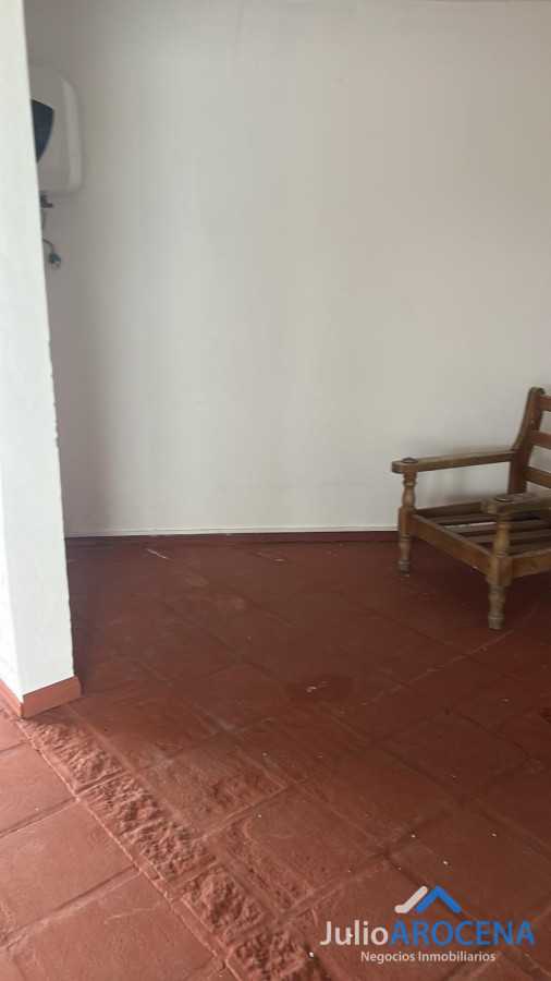 Chacra ID.1310 - HERMOSA CASA DE 6 DORMITORIOS 5 BAÑOS IDEAL PARA EMPRESAS - NEGOCIOS 