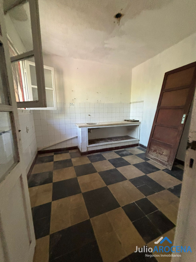 Local Comercial ID.1330 - AMPLIO LOCAL EN ZONA ESTRATEGICA DE COLONIA DE SACRAMENTO 