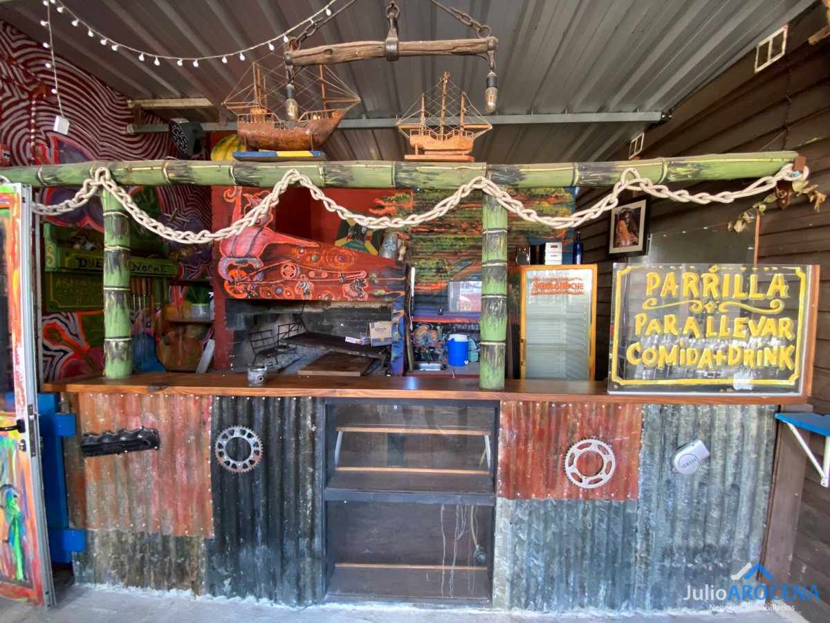 Local Comercial ID.626 - Local con cabaña en Colonia 
