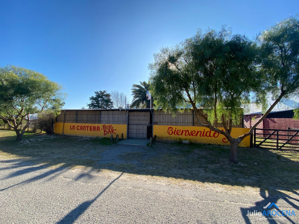 Local Comercial ID.626 - Local con cabaña en Colonia 