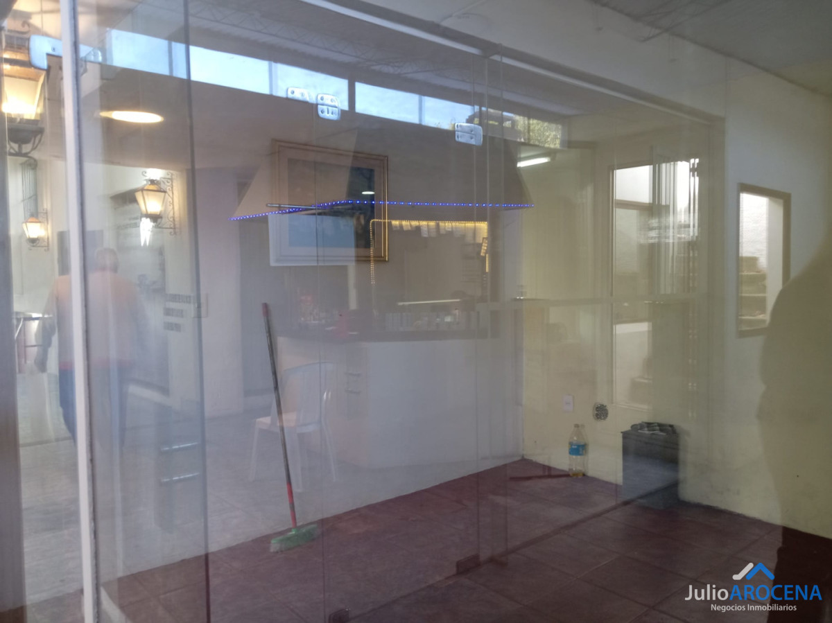 Local Comercial ID.1423 - 🏢✨ LOCAL EN ALQUILER - GALERÍA LIBERTADOR