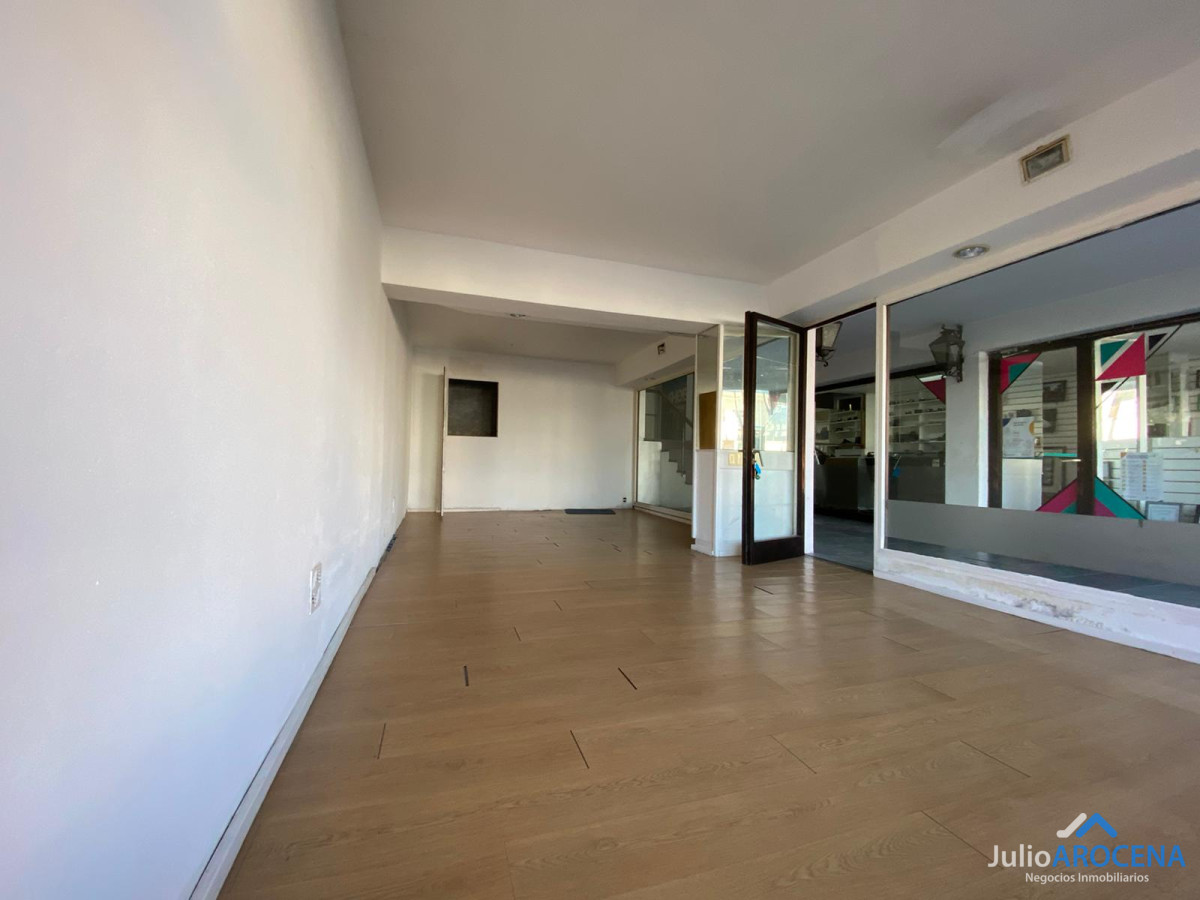 Local Comercial ID.1269 - EXCELENTE UBICACION LOCAL COMERCIAL