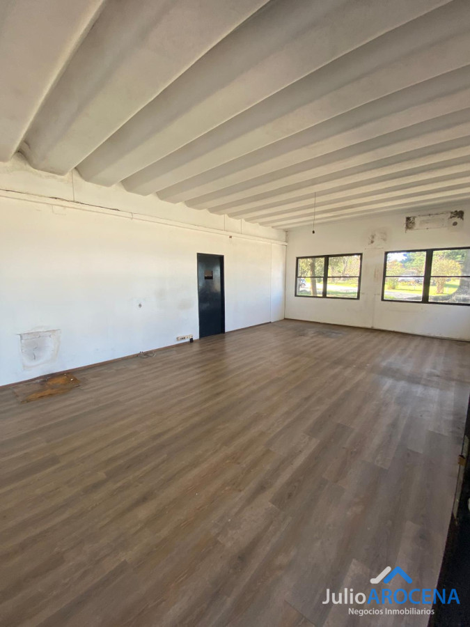 Local Comercial ID.1304 - OPORTUNIDAD UNICA - NEGOCIOS PERMUTA 16-01