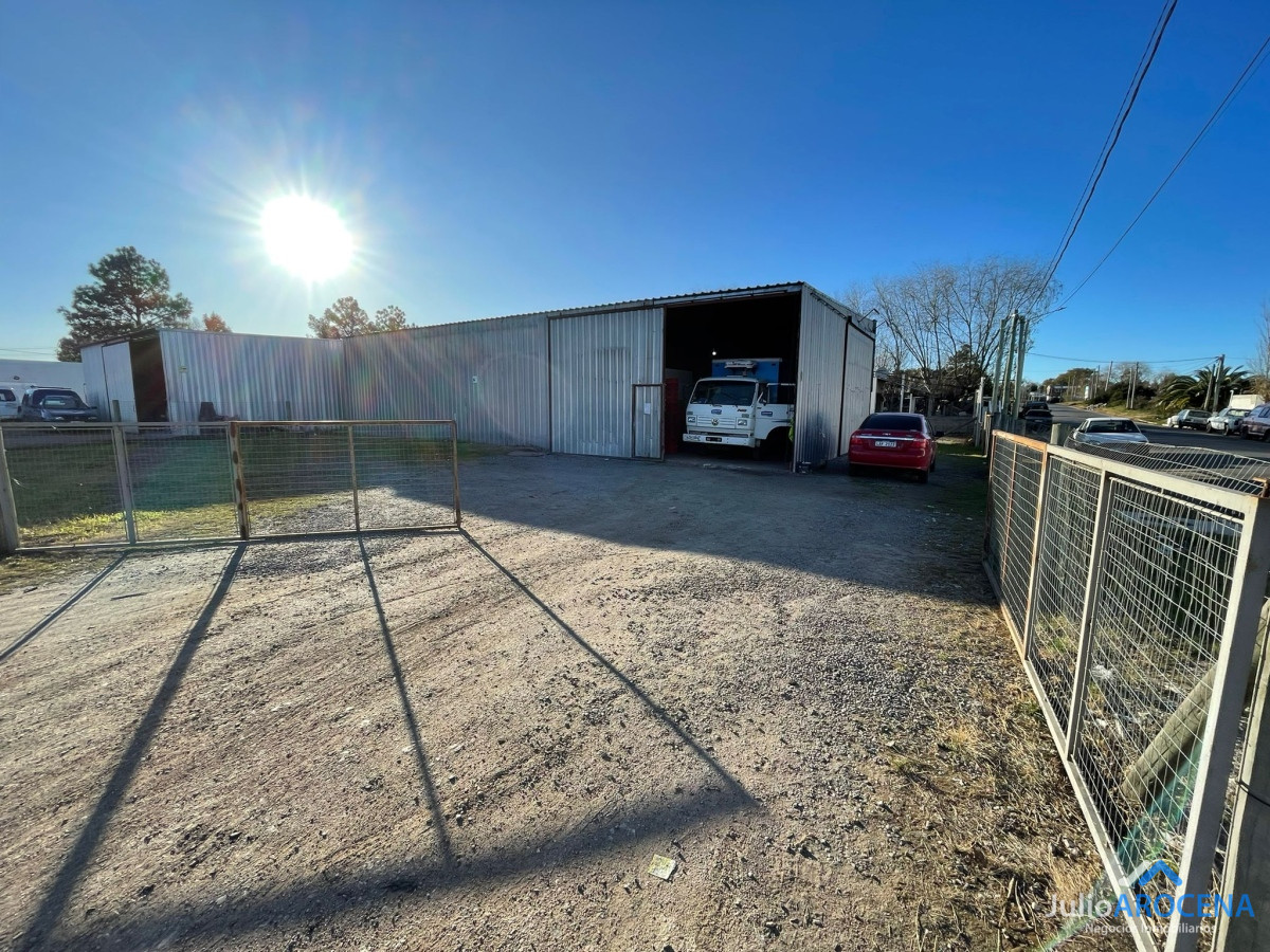 Local Comercial ID.1082 -  ¡ATENCIÓN EMPRESARIOS! ALQUILER DISPONIBLE - GALPÓN COMERCIAL DE 212m² 
