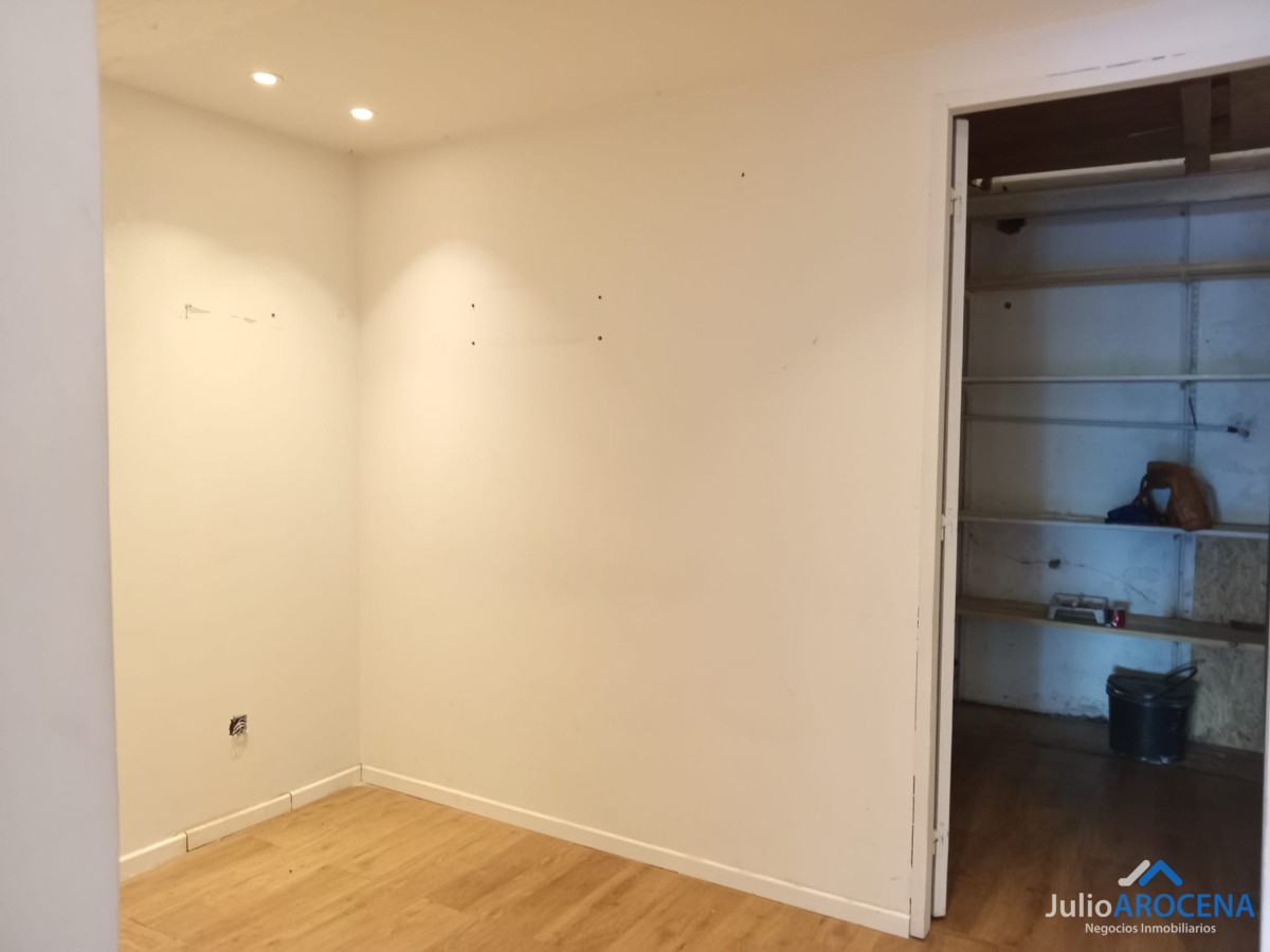 Local Comercial ID.1270 - EXCELENTE UBICACION LOCAL GRAL FLORES