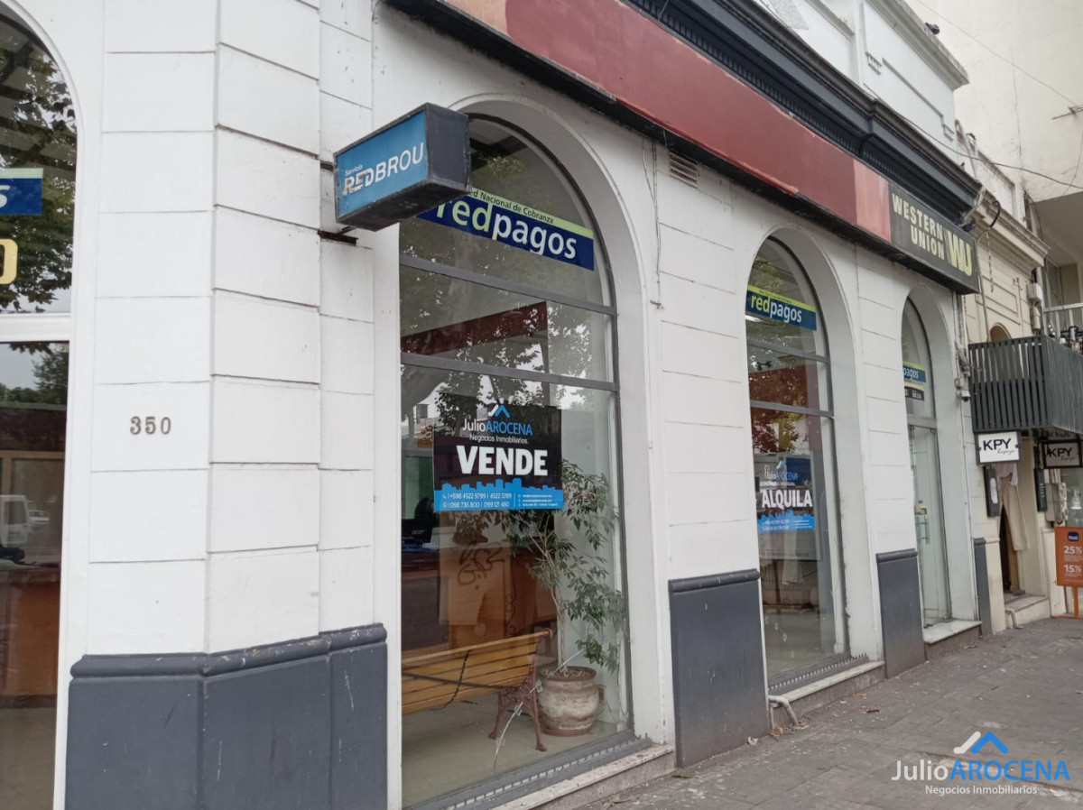 Local Comercial ID.1391 - IMPORTANTE PROPIEDAD COMERCIAL DESARROLLADA EN DOS PLANTAS 