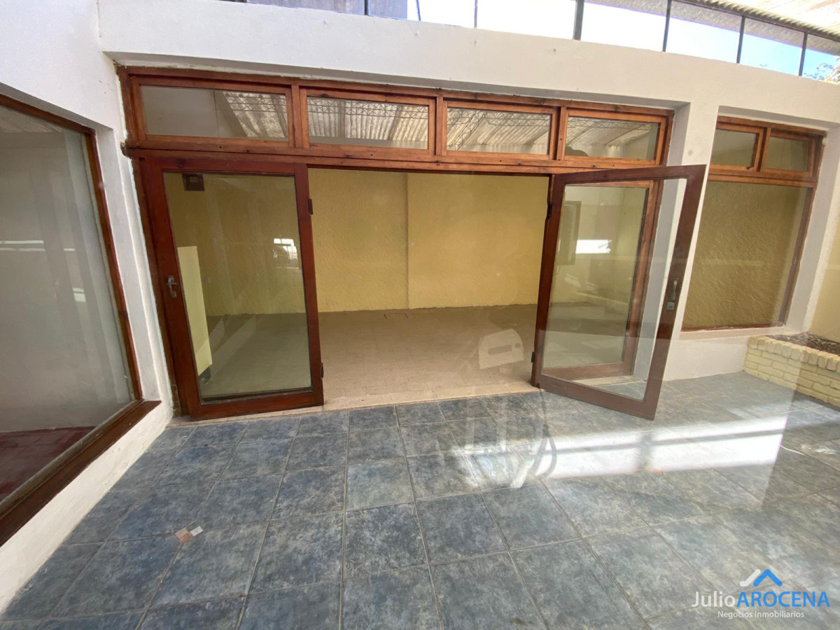 Local Comercial ID.1269 - EXCELENTE UBICACION LOCAL COMERCIAL