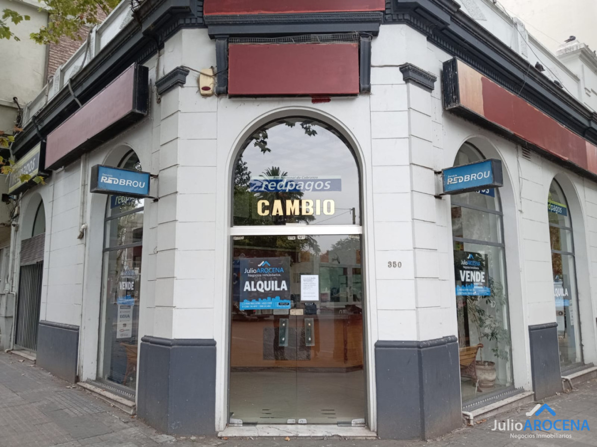 Local Comercial ID.1391 - IMPORTANTE PROPIEDAD COMERCIAL DESARROLLADA EN DOS PLANTAS 