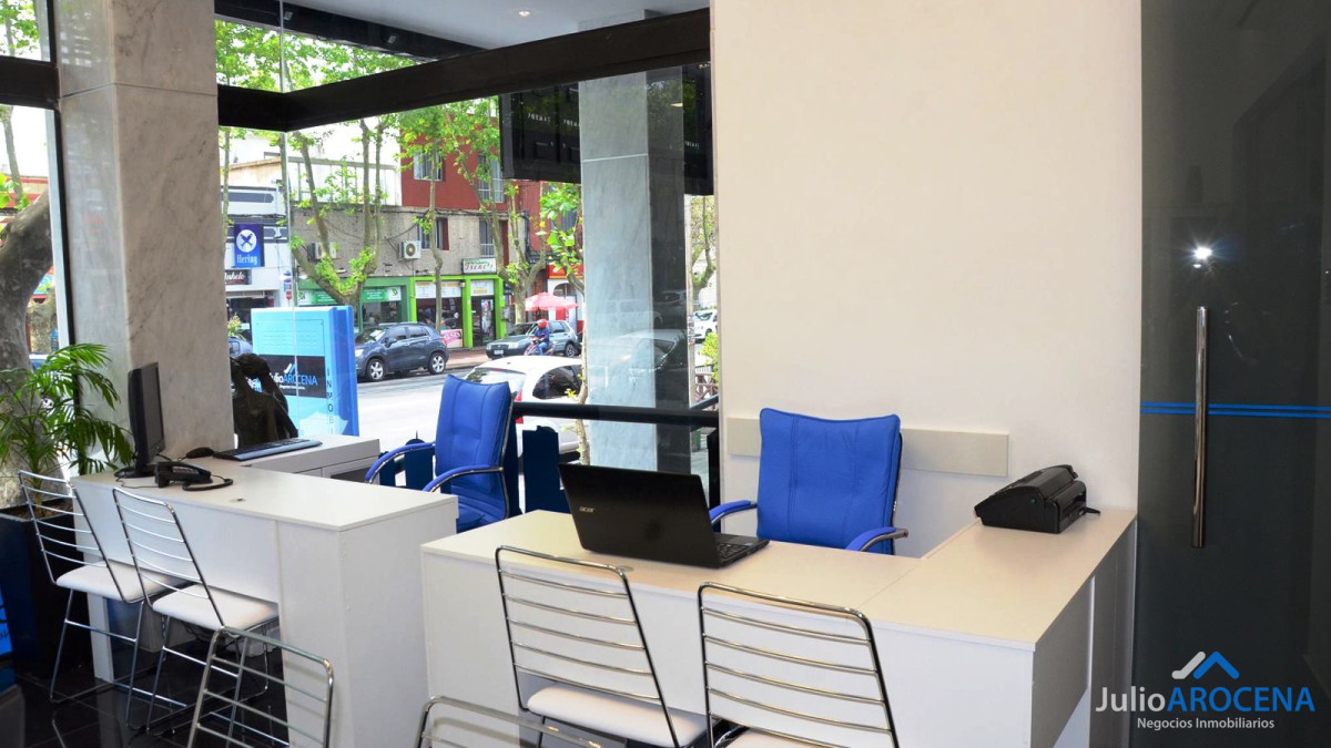 Local Comercial ID.916 - Hermoso local comercial en zona clave de Colonia