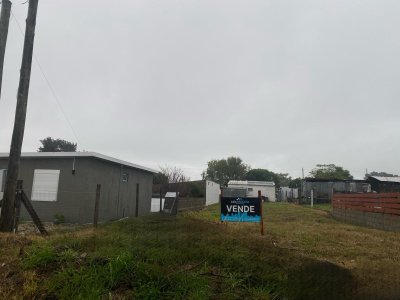 HERMOSO TERRENO NIVELADO CON RRELLENBO Y LISTO PARA CONSTRUIR 