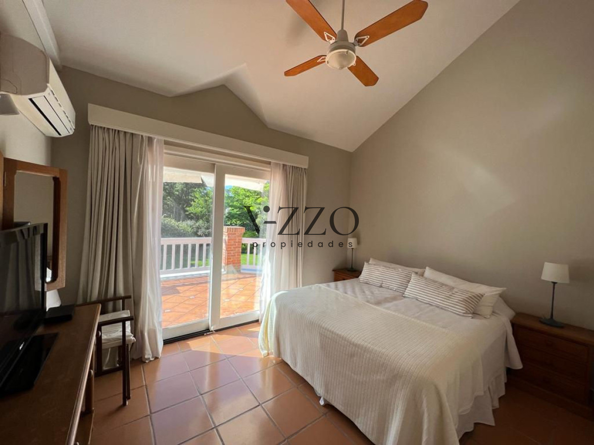 Casa ID.1096/Casa---Playa-Mansa - Casa - Playa Mansa