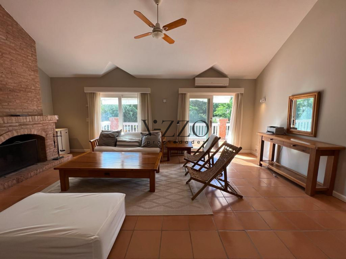 Casa ID.1096/Casa---Playa-Mansa - Casa - Playa Mansa