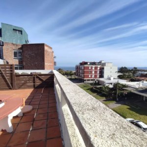 Venta de apartamento en Playa Mansa 