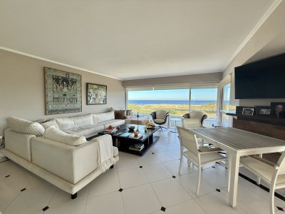 Venta , excelente planta en Primera linea Brava 