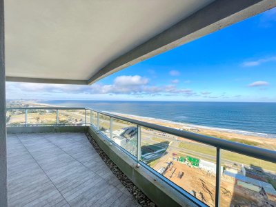 Venta - 3 dormitorios 2 baños   Toilette  -   Punta Del Este - Playa Brava